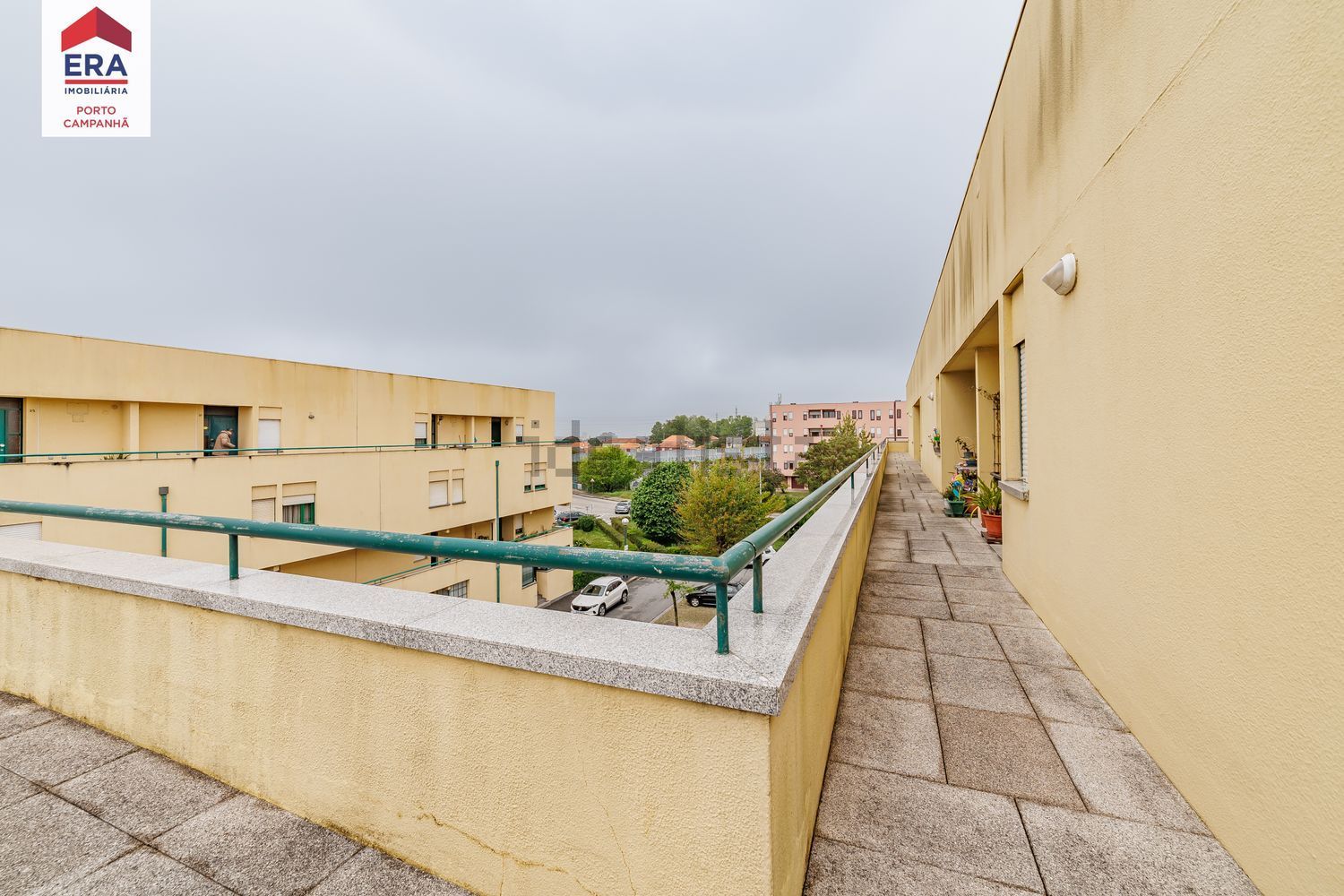 公寓 t3出售在Rua Damião de Góis s/n - 详情
