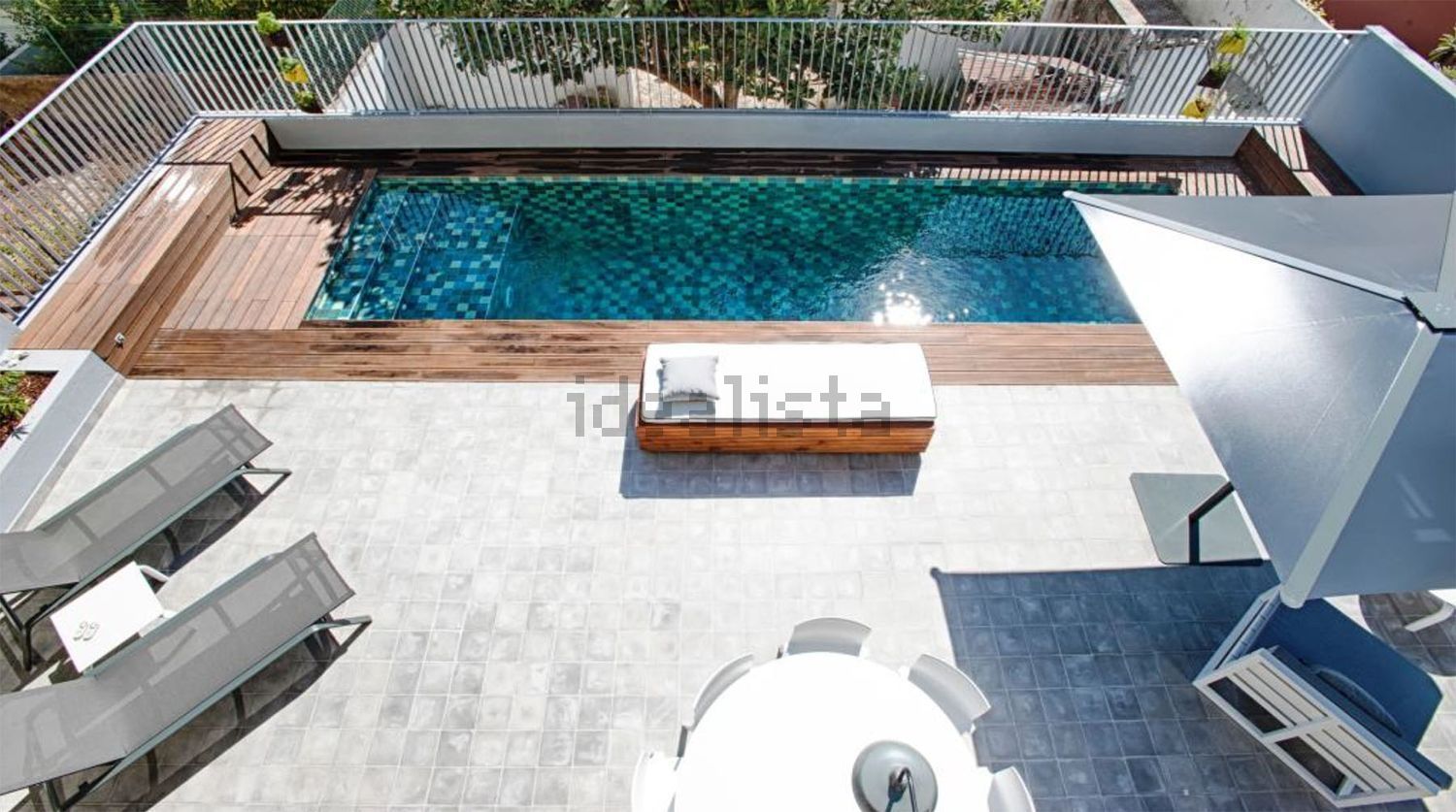 公寓 t4出售在Avenida Luís Bívar, 22 - 游泳池