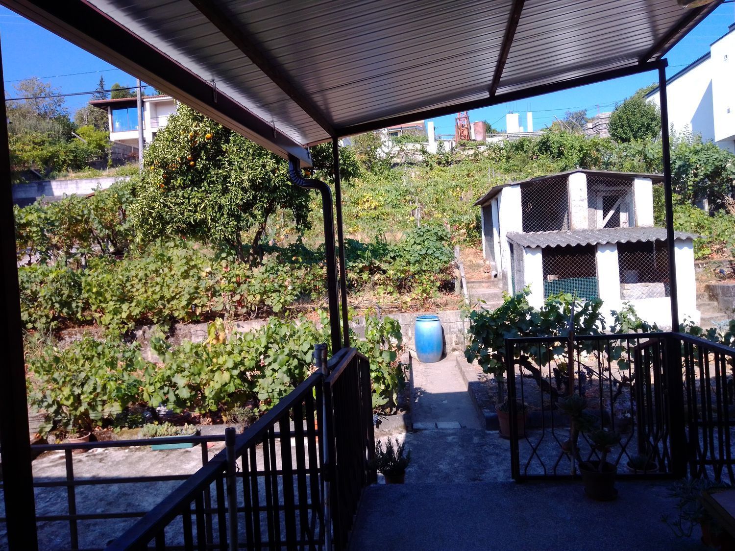 小楼房或独栋别墅出售在Rua da Portela, 15 - 阳台