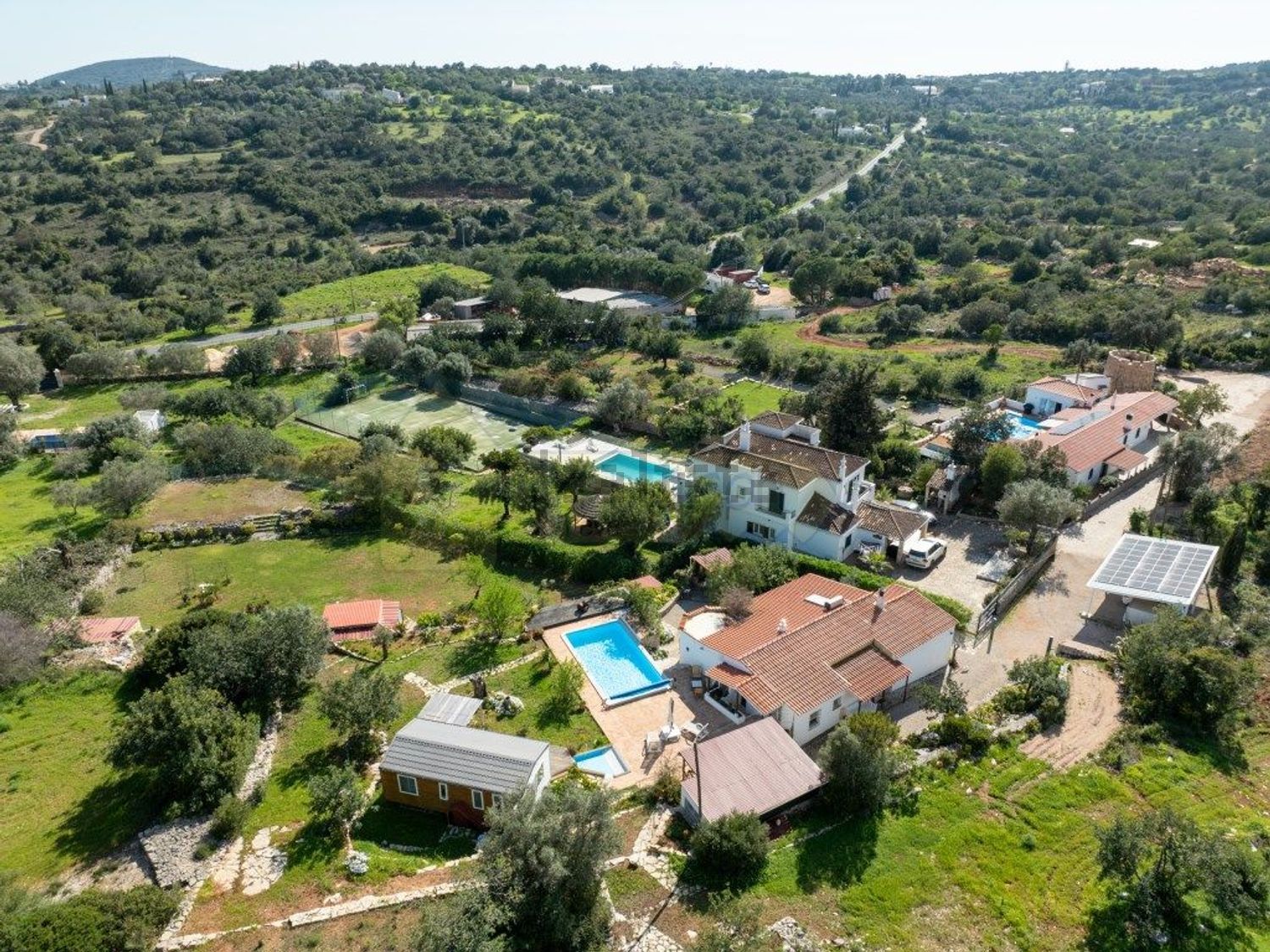 小楼房或独栋别墅出售在Caminho do Ribeiro do Vale, 298 - 照片