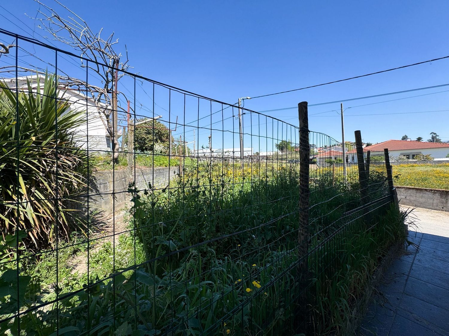 小楼房或独栋别墅出售在Rua de Guindes, 510 - 花园
