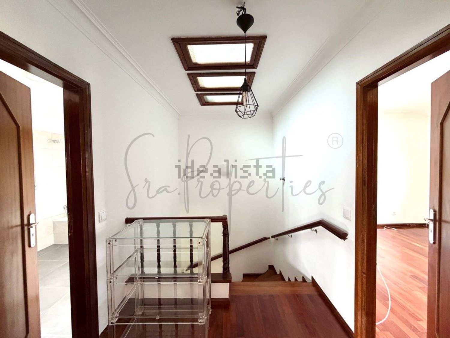 小楼房或独栋别墅出售在 Vila Nova da Telha - 前厅