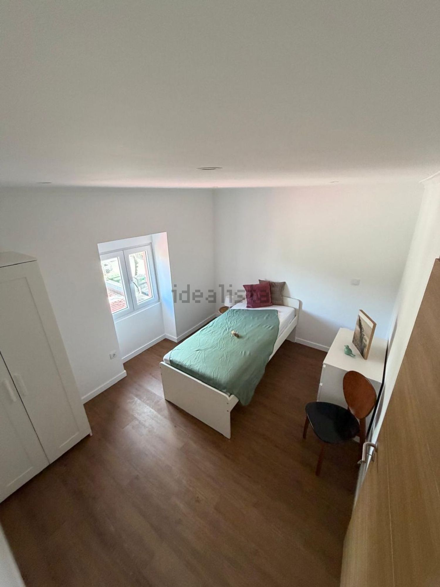 出租房间在Avenida Árvores, 55 - 卧室