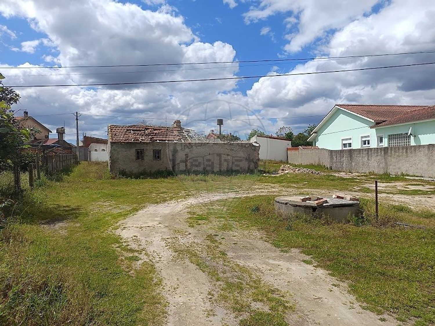 小楼房或独栋别墅出售在Rua da Cruz - 花园