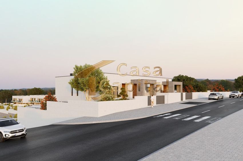 双拼别墅出售在 Vila Real