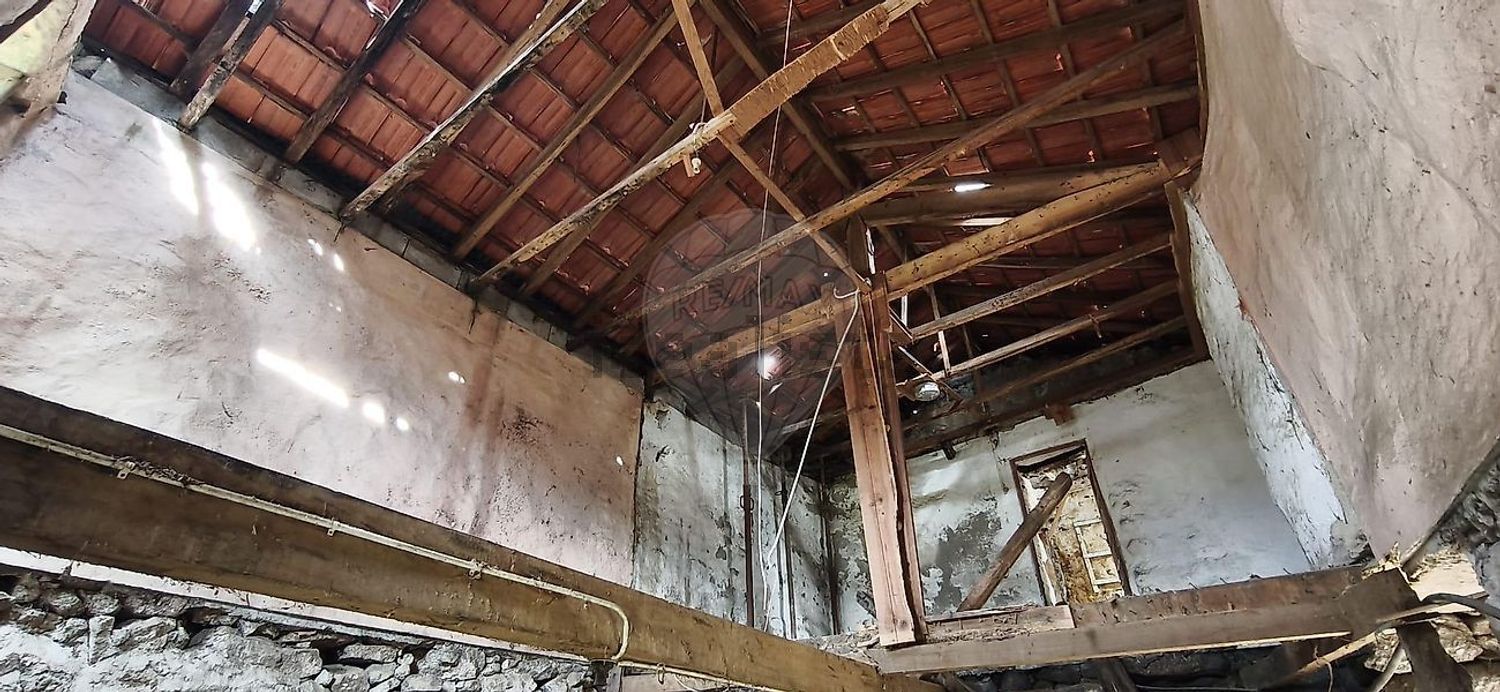 小楼房或独栋别墅出售在Rua Padre Júlio da Rocha Pires - 照片