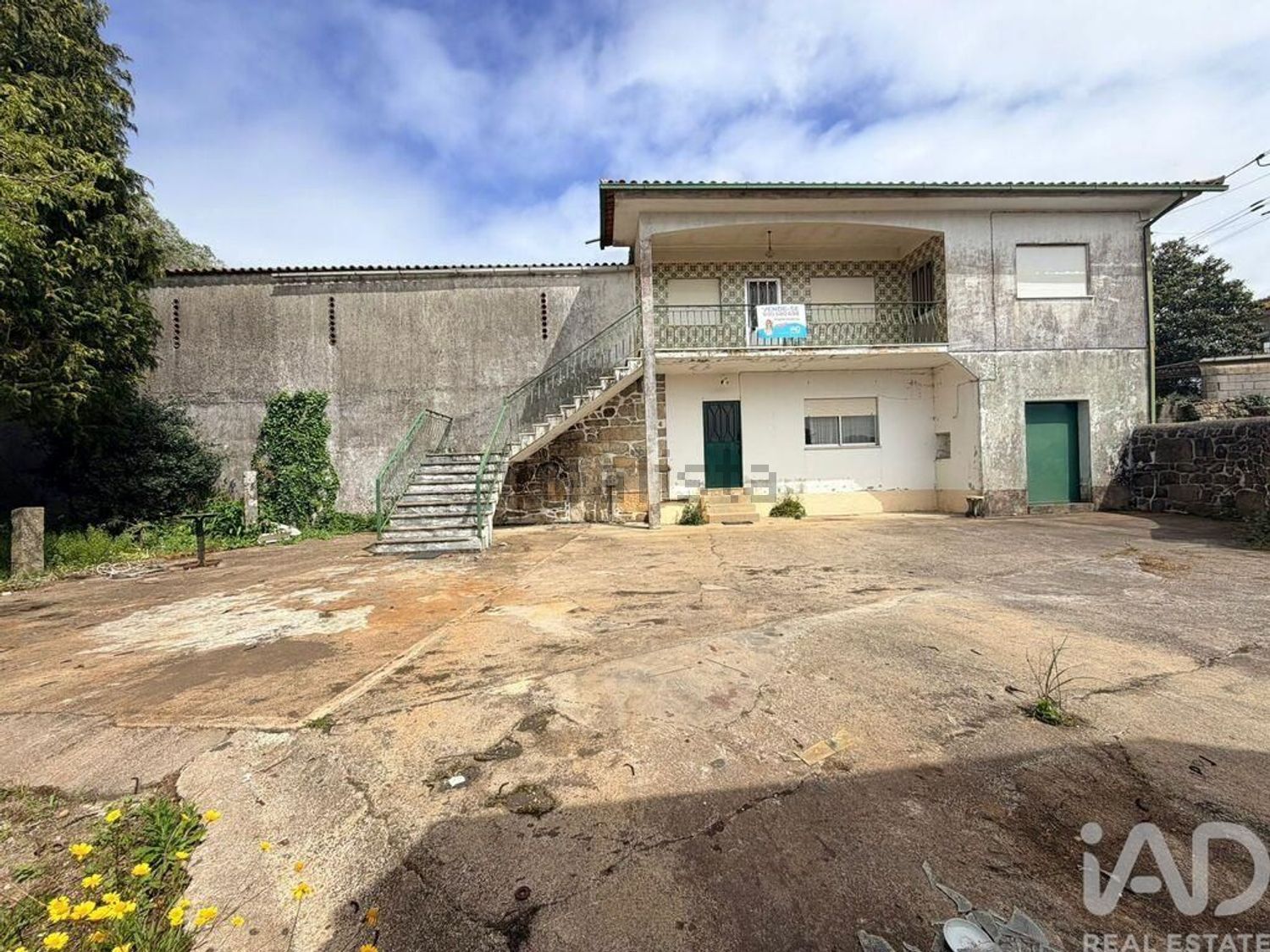 小楼房或独栋别墅出售在 Subportela - Deocriste - Portela Susã - 外立面