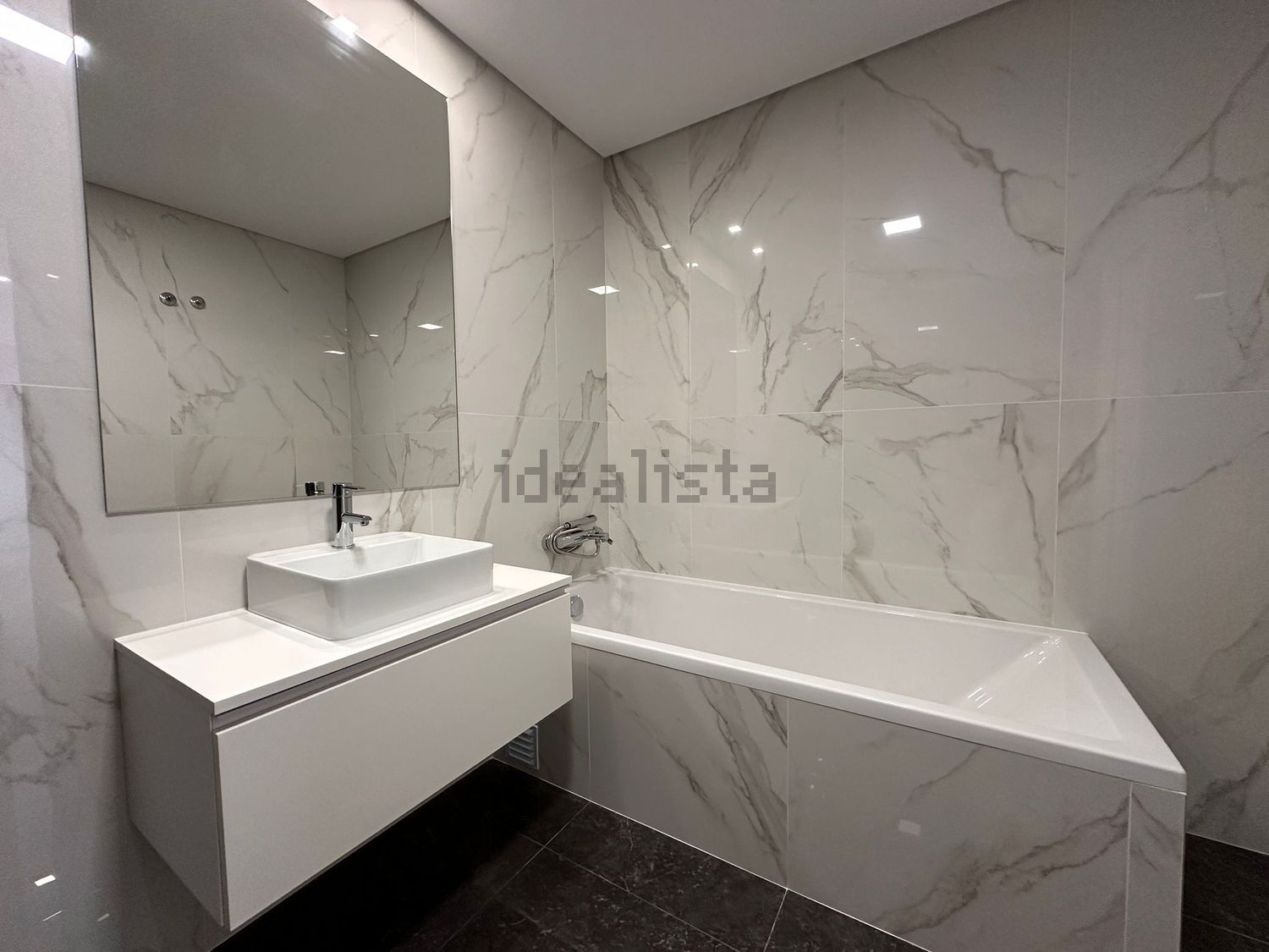 公寓 t2出售在Rua Luís Ludovice - 卫生间