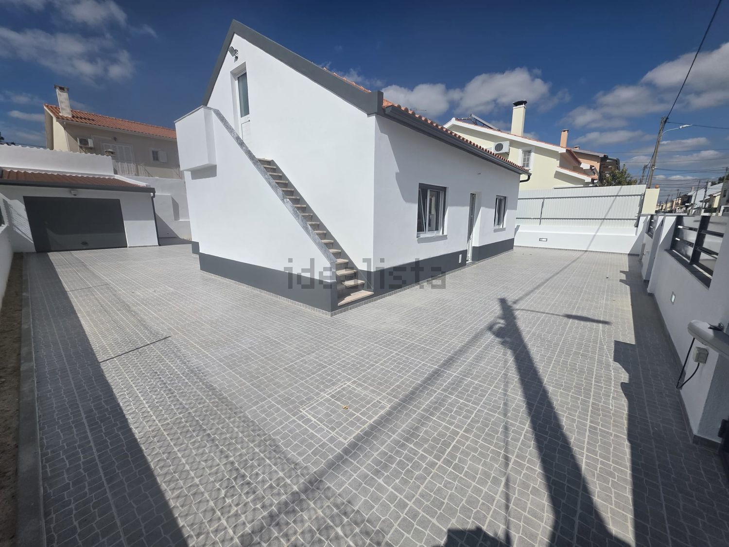 小楼房或独栋别墅出售在 Centro da Quinta do Conde - 外立面