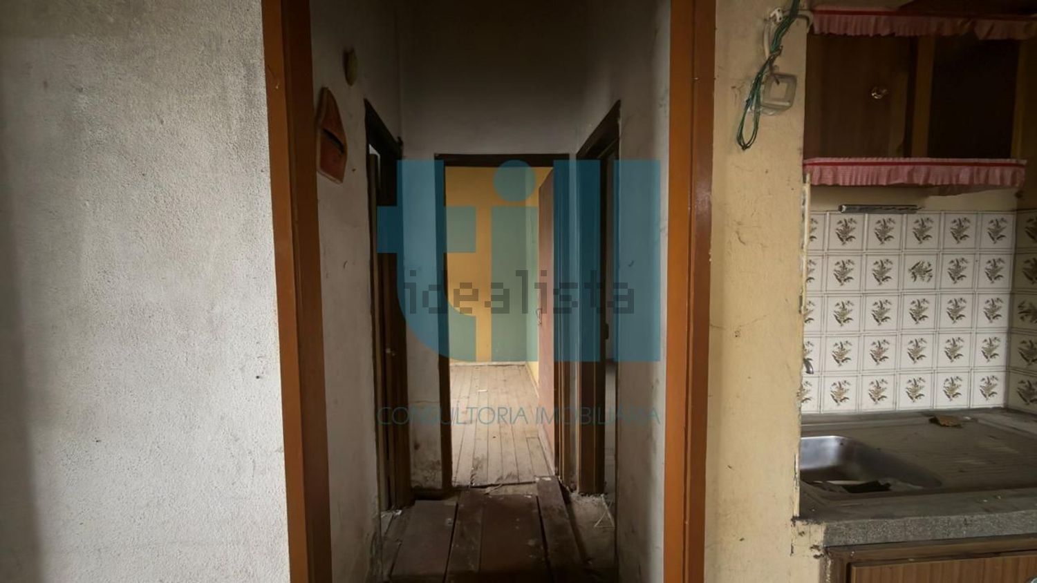 小楼房或独栋别墅出售在 Vila Pouca de Aguiar - 过道