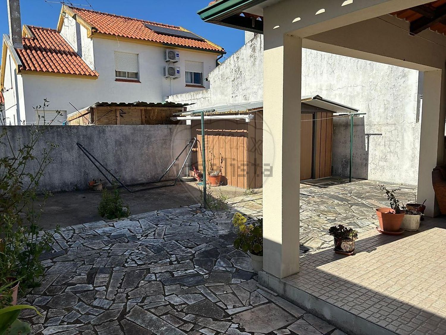小楼房或独栋别墅出售在Avenida Municipio Ribeira Grande - 外立面