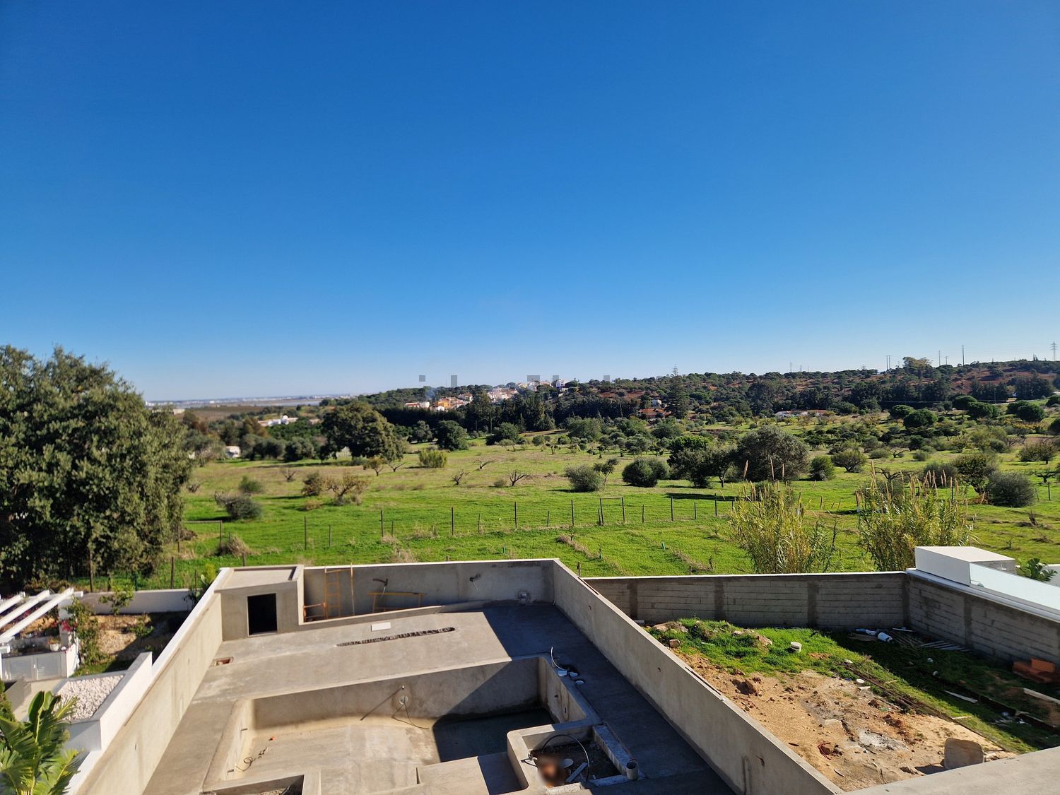 小楼房或独栋别墅出售在 Lugar Urbanização Turquesa Residence, Sítio da Fábrica, 4 - 详情