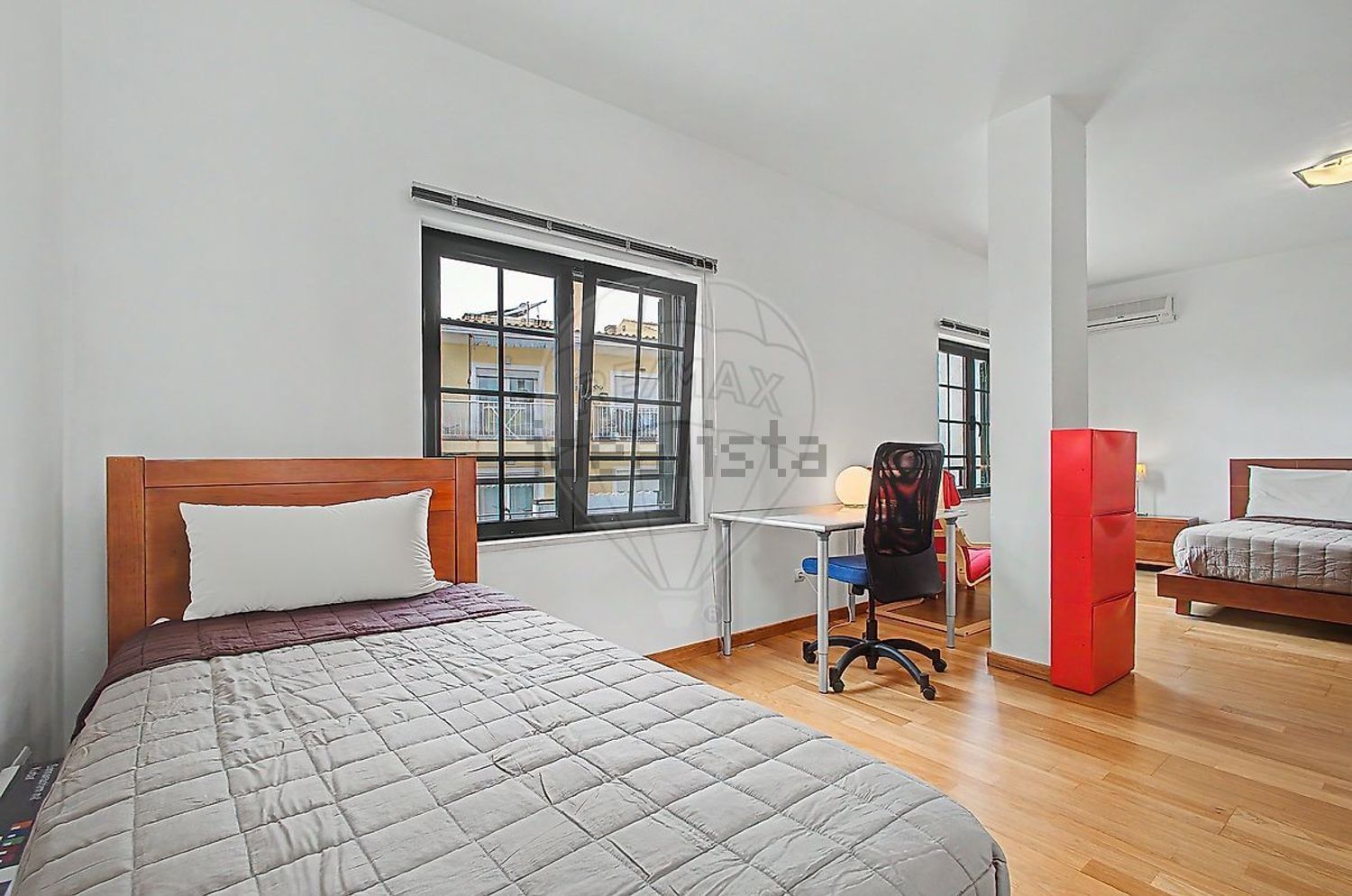 小楼房或独栋别墅出售在Rua Almeida Garrett - 卧室
