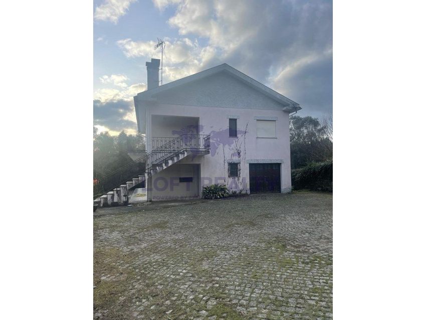 小楼房或独栋别墅出售在Caminho do Abrigueiro, 276