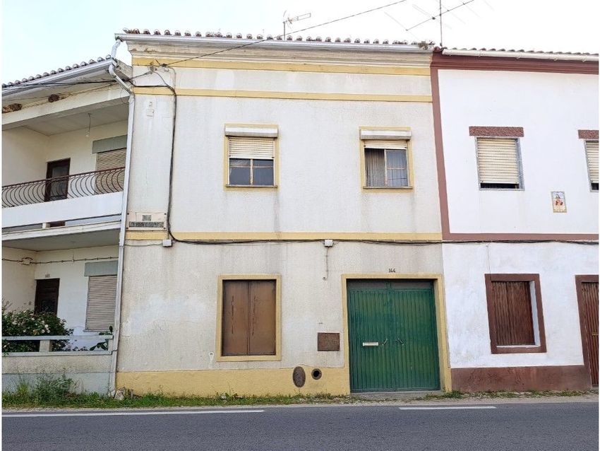小楼房或独栋别墅出售在Avenida Doutor António Augusto da Silva Martins