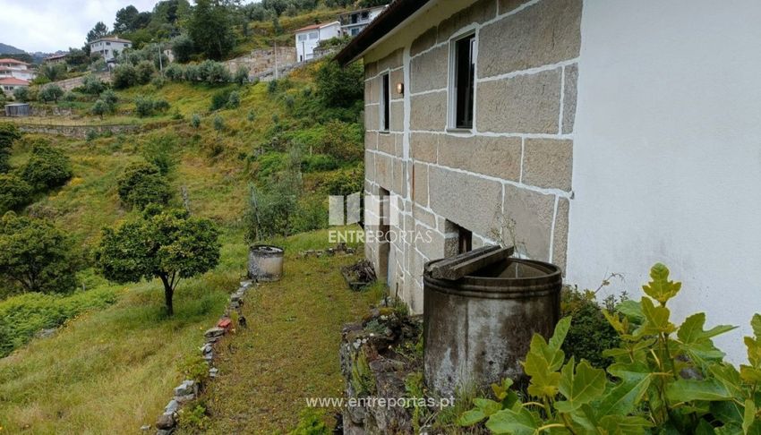 乡间楼房出售在 Sande e São Lourenço