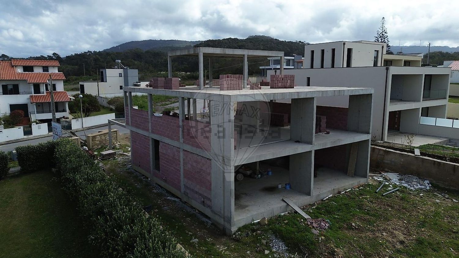 小楼房或独栋别墅出售在 Âncora - 照片