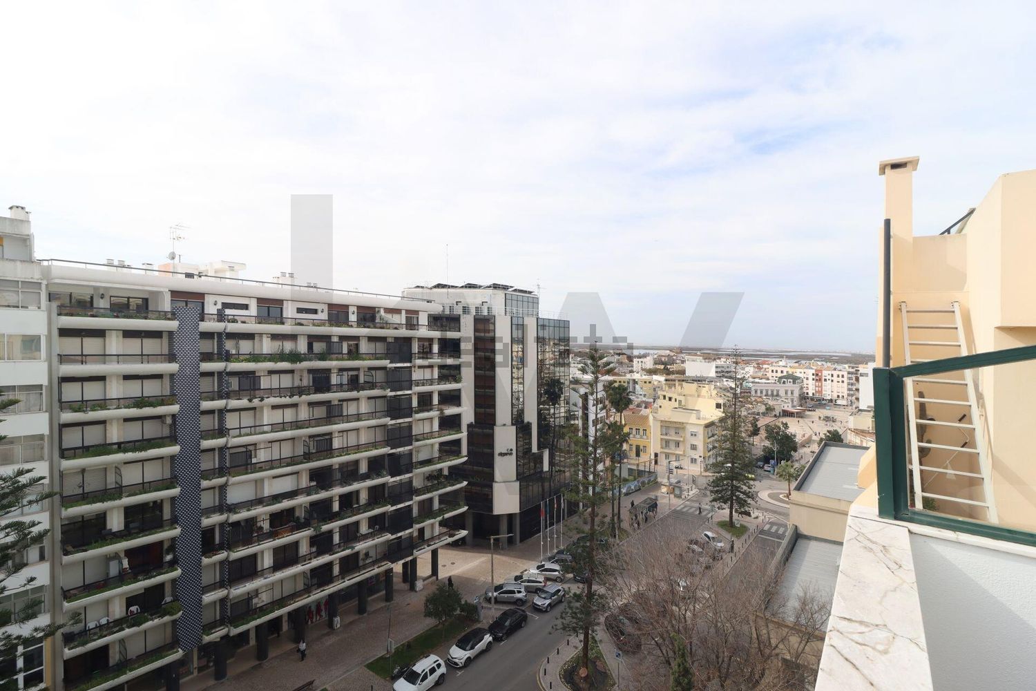 顶层公寓出售在Avenida 5 de Outubro - 视线