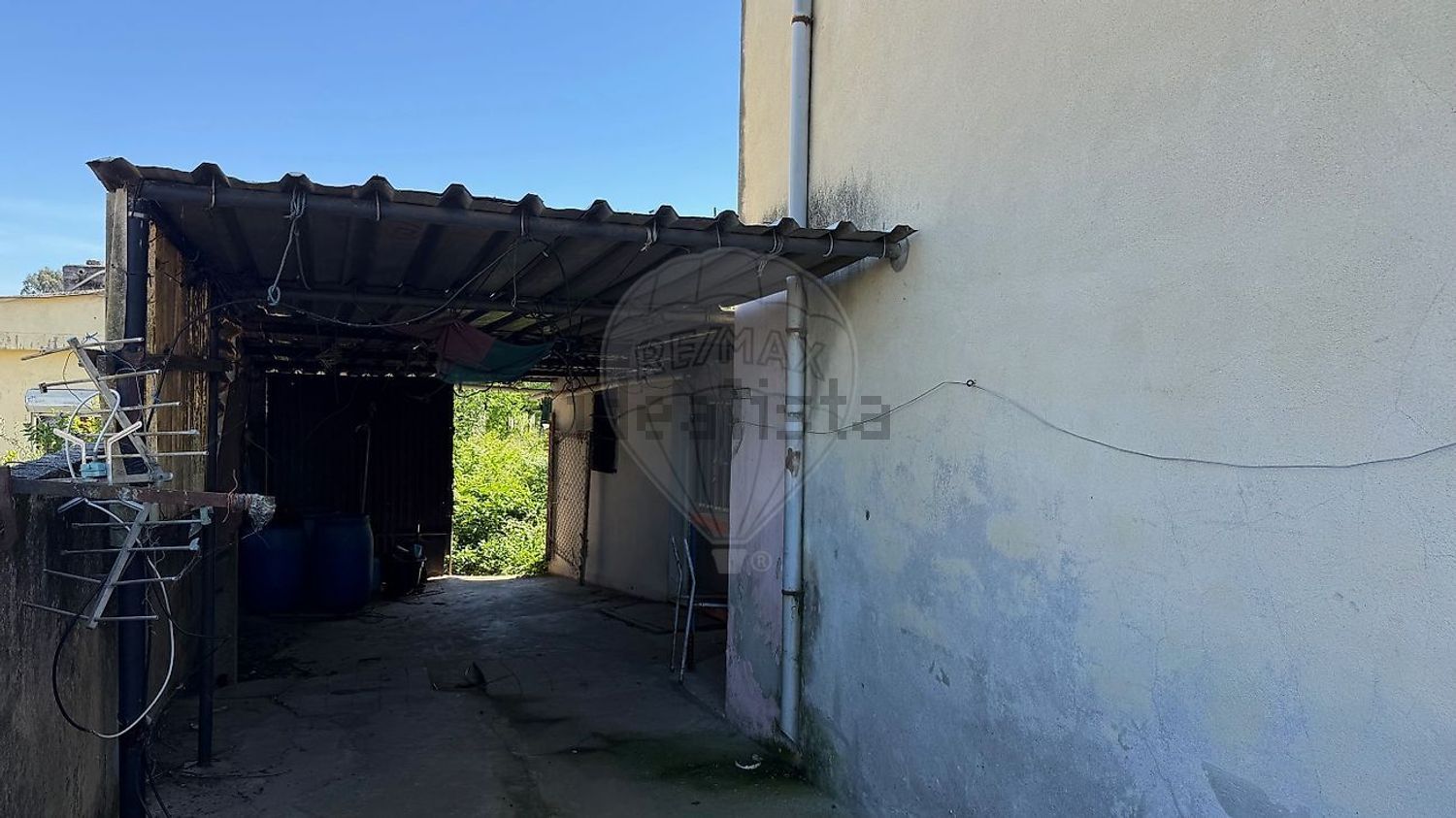 小楼房或独栋别墅出售在Rua Aldeia Sanfins, 26 - 阳台