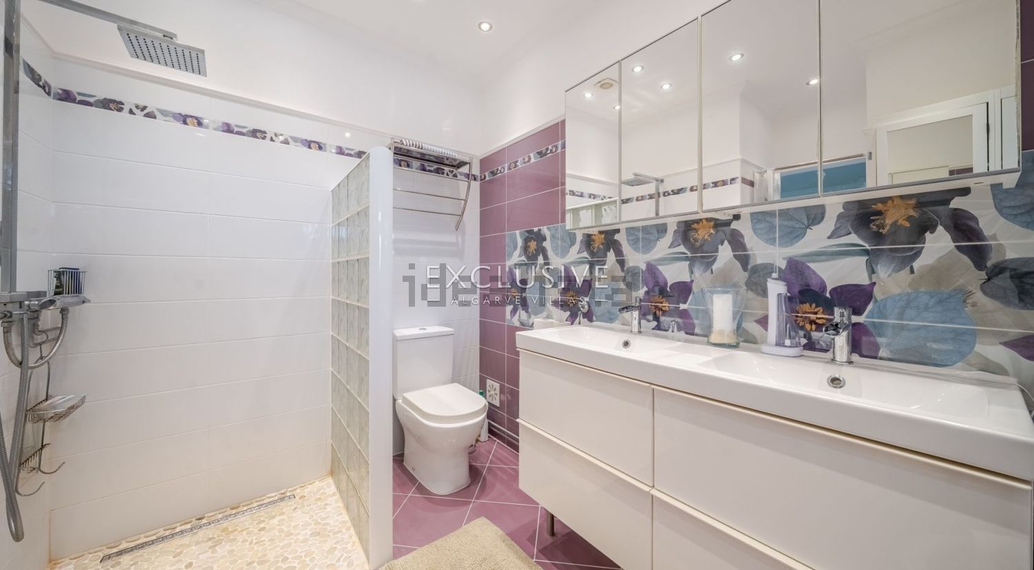 小楼房或别墅出售在Rua das Mimosas - 卫生间