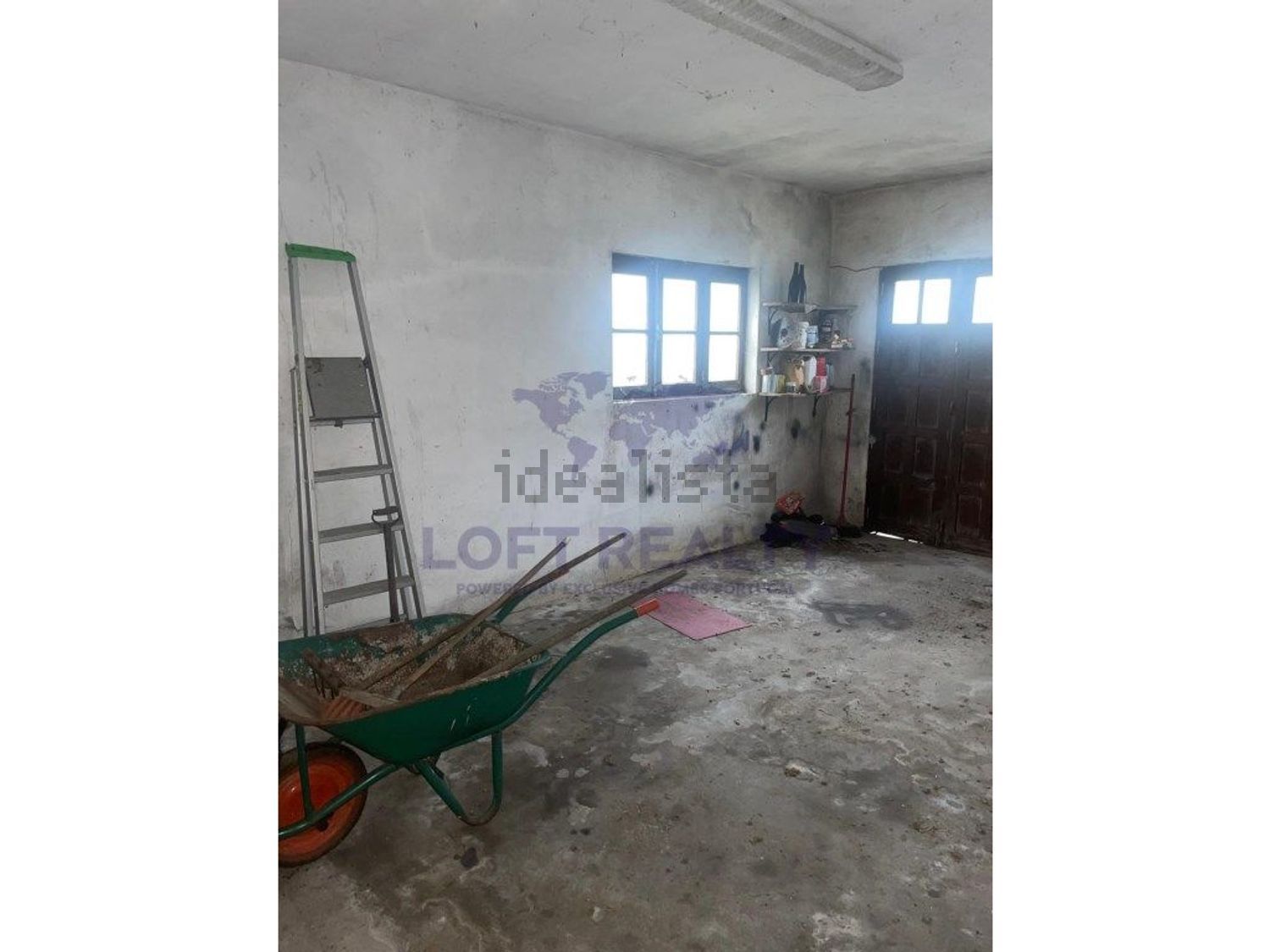 小楼房或独栋别墅出售在Caminho do Abrigueiro, 276 - 停车位