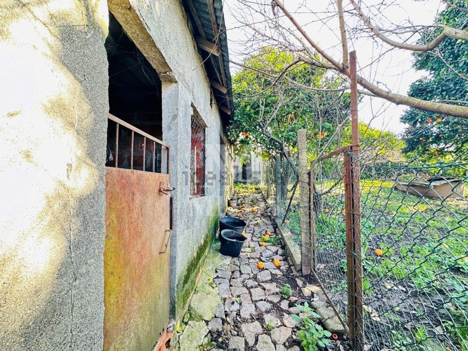 小楼房或独栋别墅出售在 Santa Marta de Portuzelo - 外立面