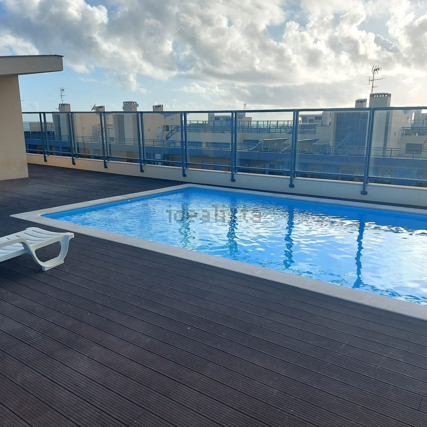 出租公寓 t3在Rua Custódio Domingos Pereira Neto, 7 - 游泳池