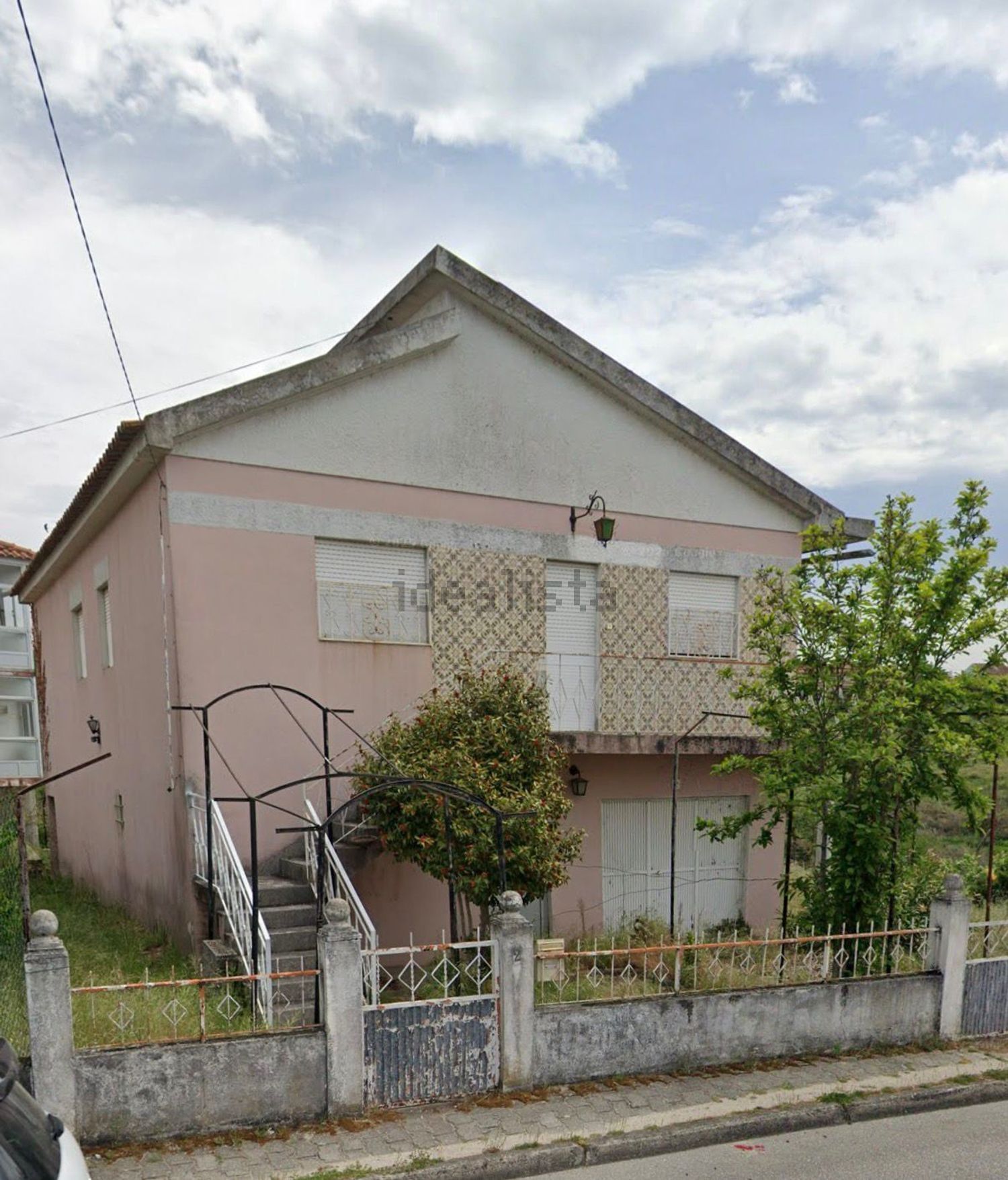 小楼房或独栋别墅出售在Bairro da Trindade, 5400 -000 - 外立面