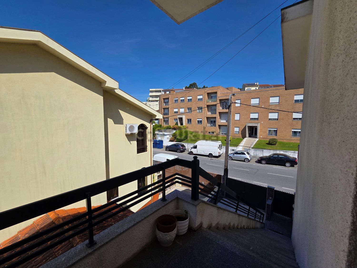 小楼房出售在Rua Centro Republicano Pádua Correia, 312 - 阳台