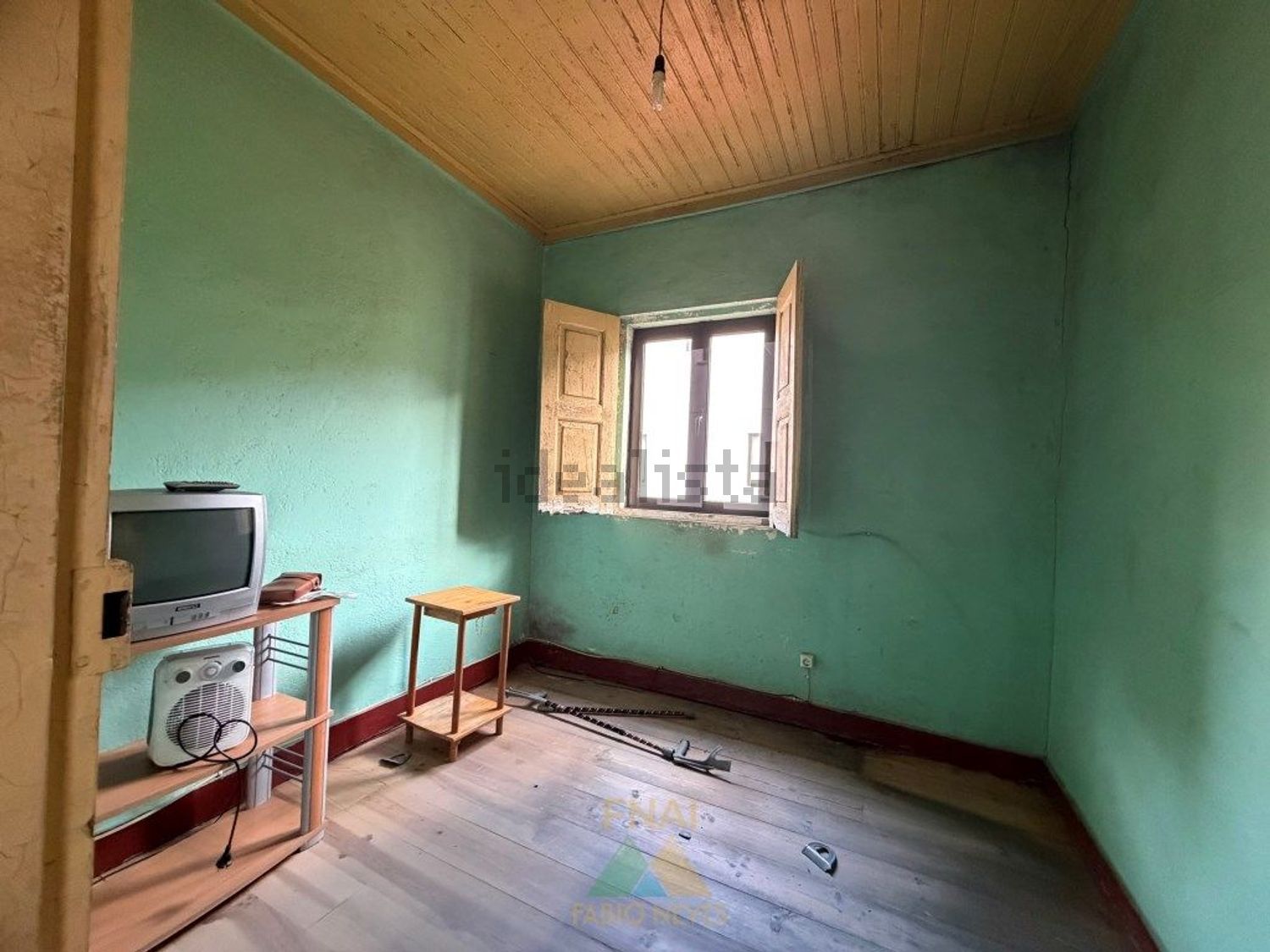 小楼房或独栋别墅出售在 Lindoso - 卧室