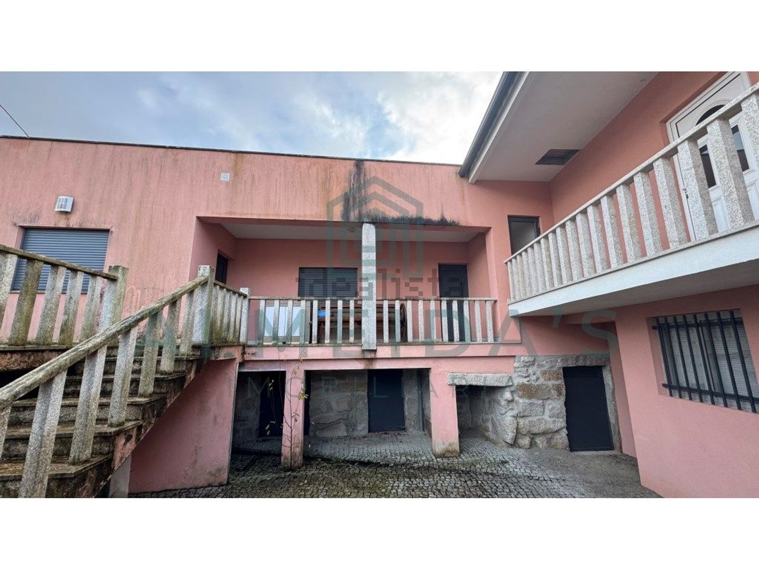 小楼房或独栋别墅出售在 Vila Pouca de Aguiar - 外立面
