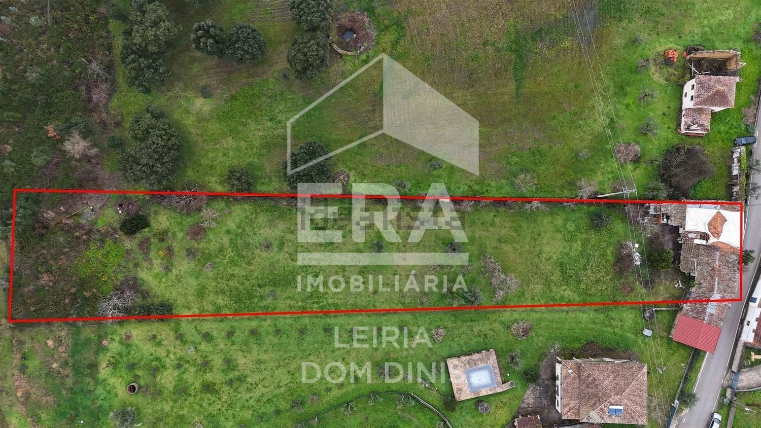 小楼房或独栋别墅出售在Estrada Real - 照片