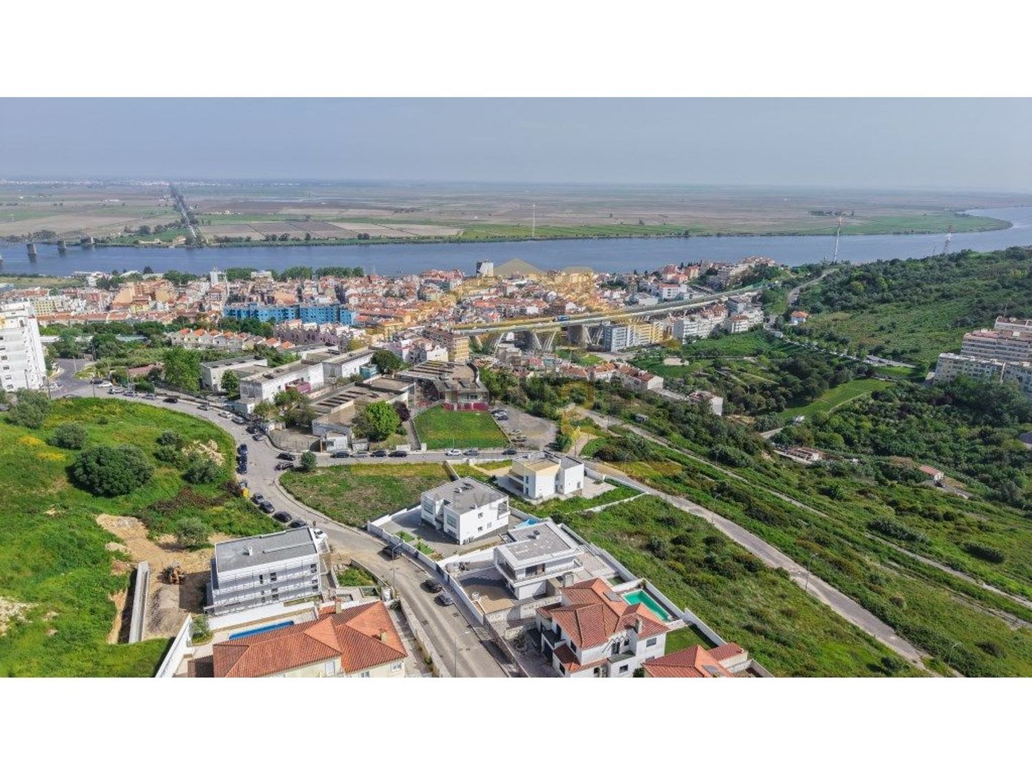 小楼房或独栋别墅出售在 Vila Franca de Xira - 视线