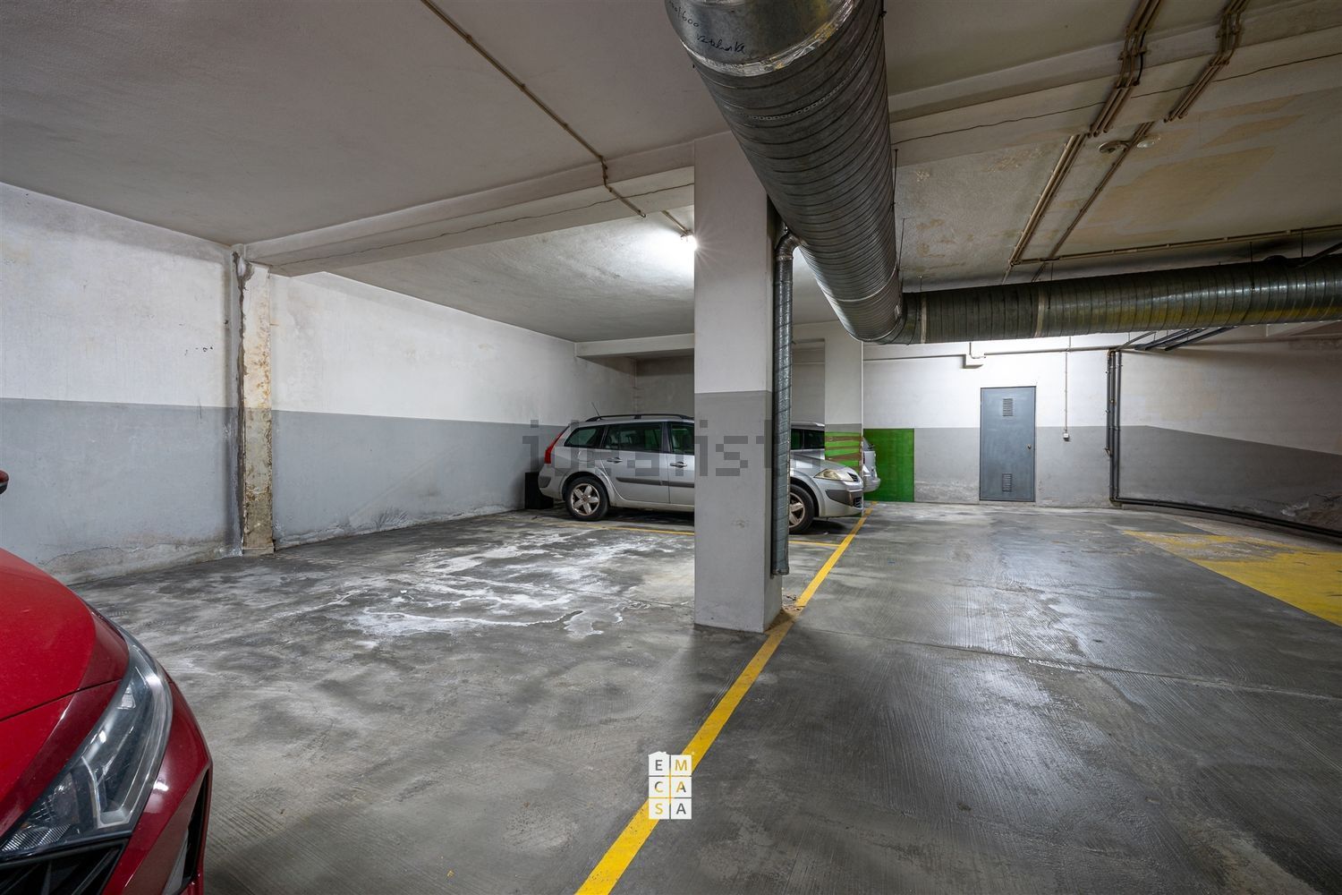公寓 t3出售在 Centro de Oliveira de Azeméis - 停车位