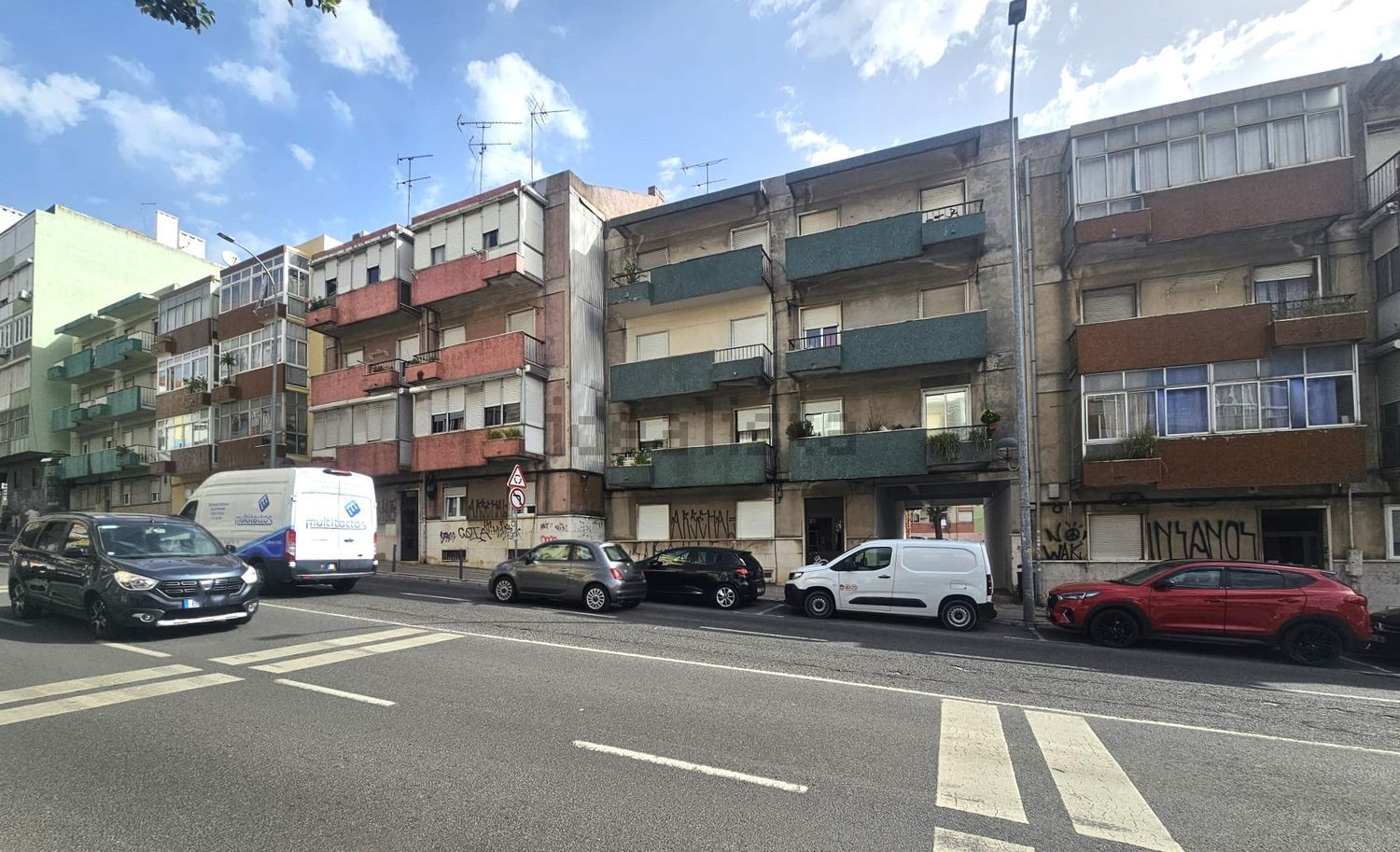公寓 t3出售在Avenida Comandante Luís António da Silva, 16 - 外立面