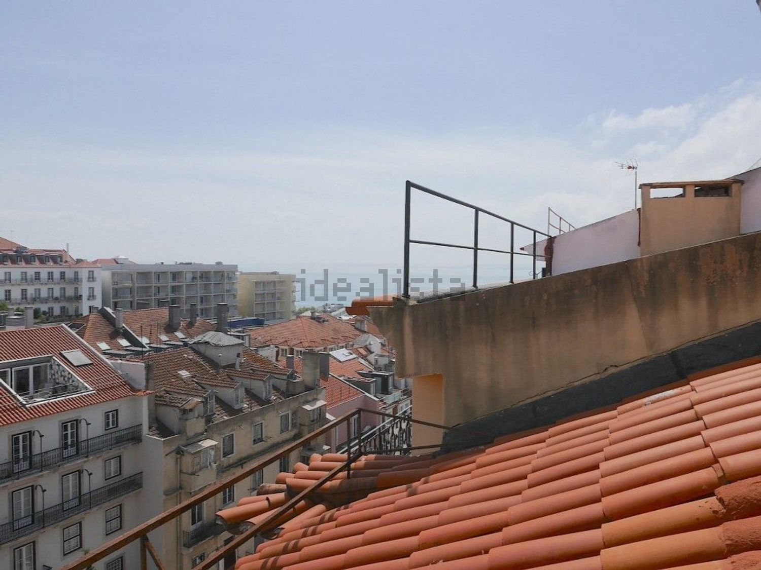 出租顶层公寓在 Chiado - Pç. de Camões - 视线