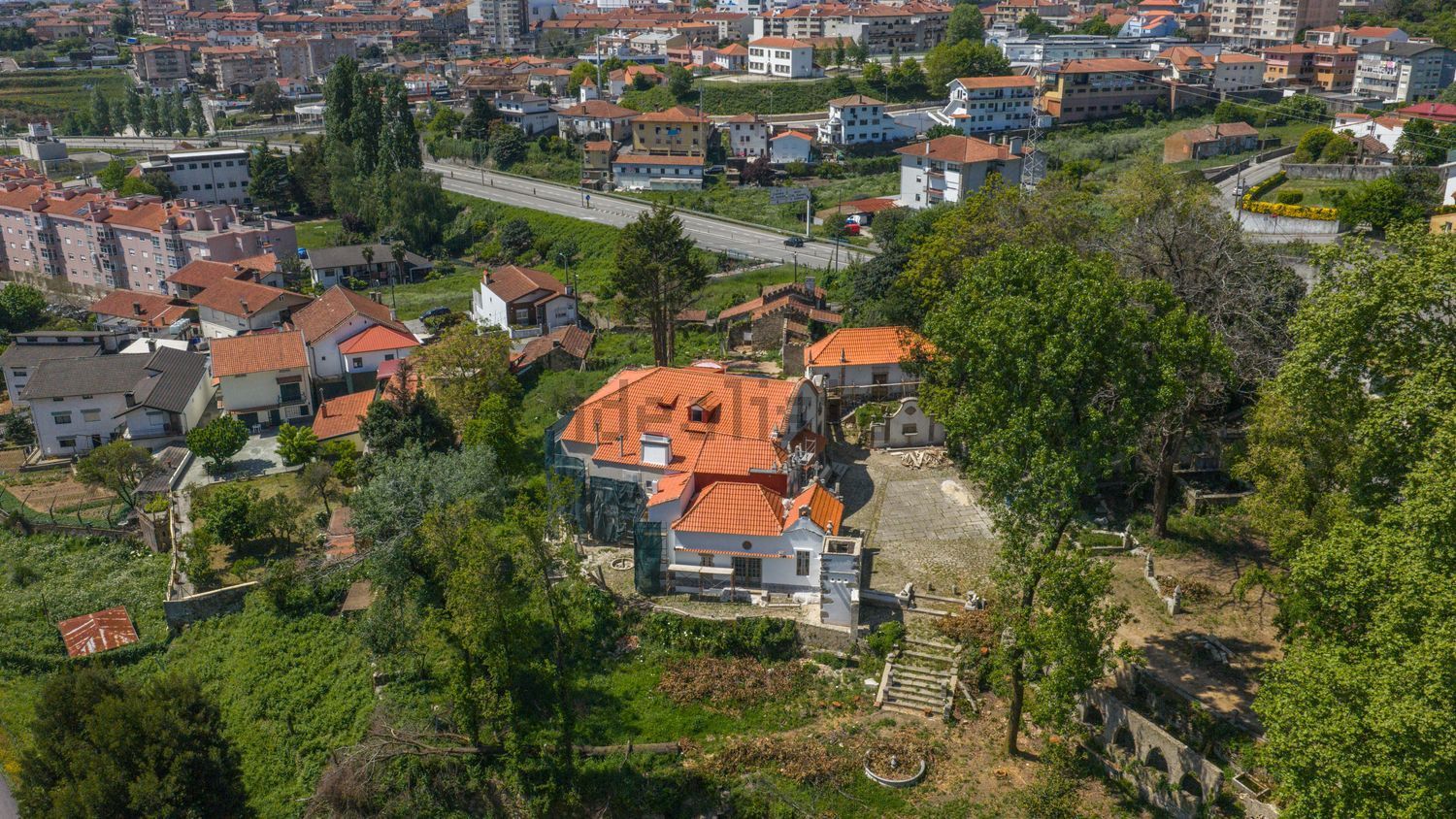 小楼房或独栋别墅出售在 Centro de Oliveira de Azeméis - 照片