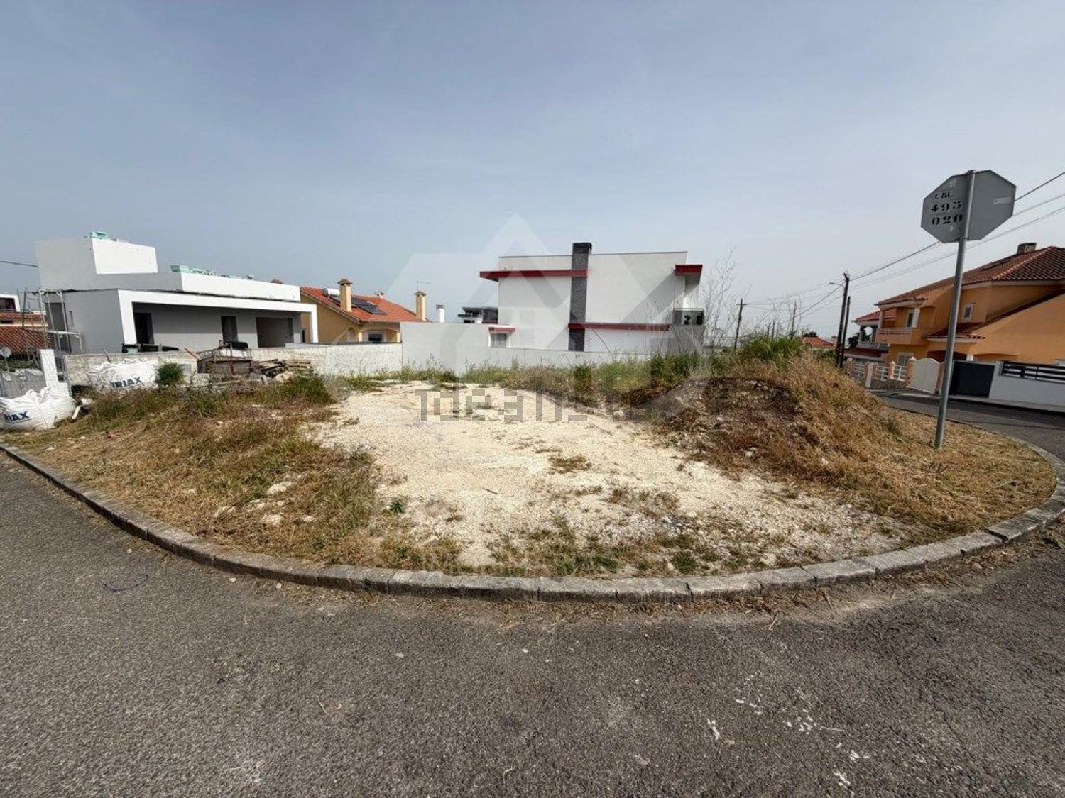 小楼房或独栋别墅出售在Rua dos Eucaliptos - 外立面