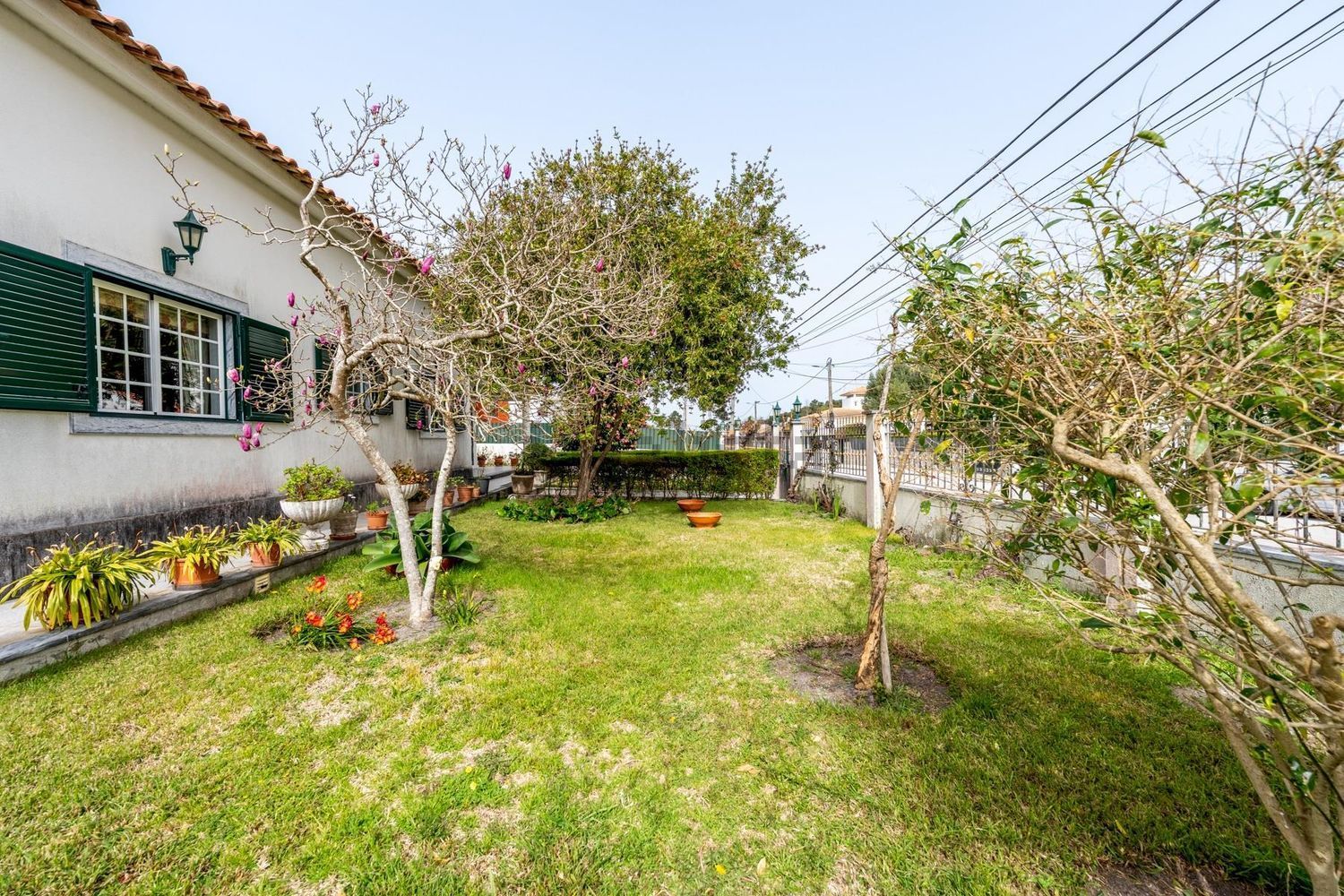 小楼房或独栋别墅出售在Avenida Pinhal do Caldas, 42 - 花园