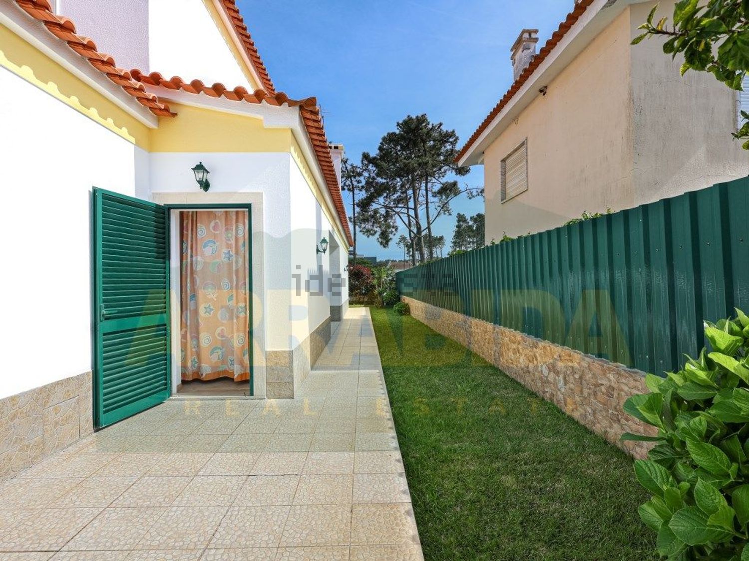 小楼房或独栋别墅出售在 Lagoa de Albufeira - 外立面