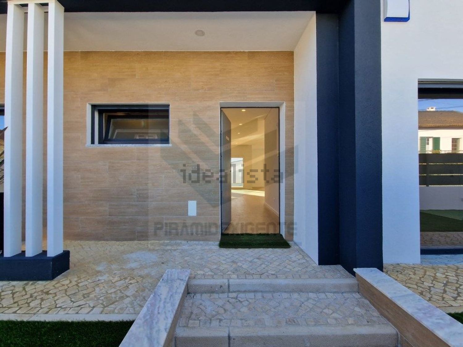 小楼房或独栋别墅出售在 Vila Nogueira de Azeitão - 外立面