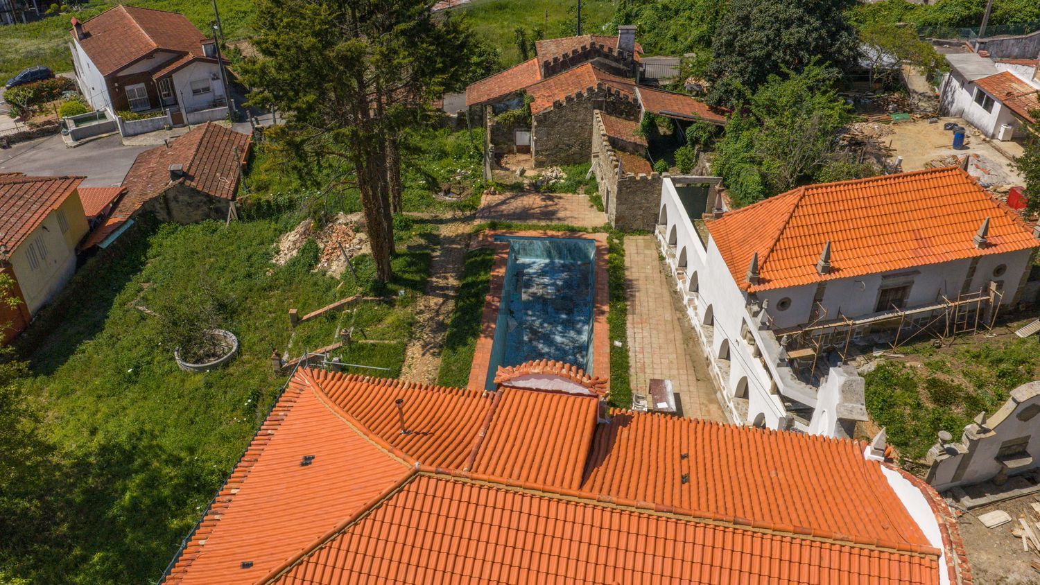 小楼房或独栋别墅出售在 Centro de Oliveira de Azeméis - 外立面