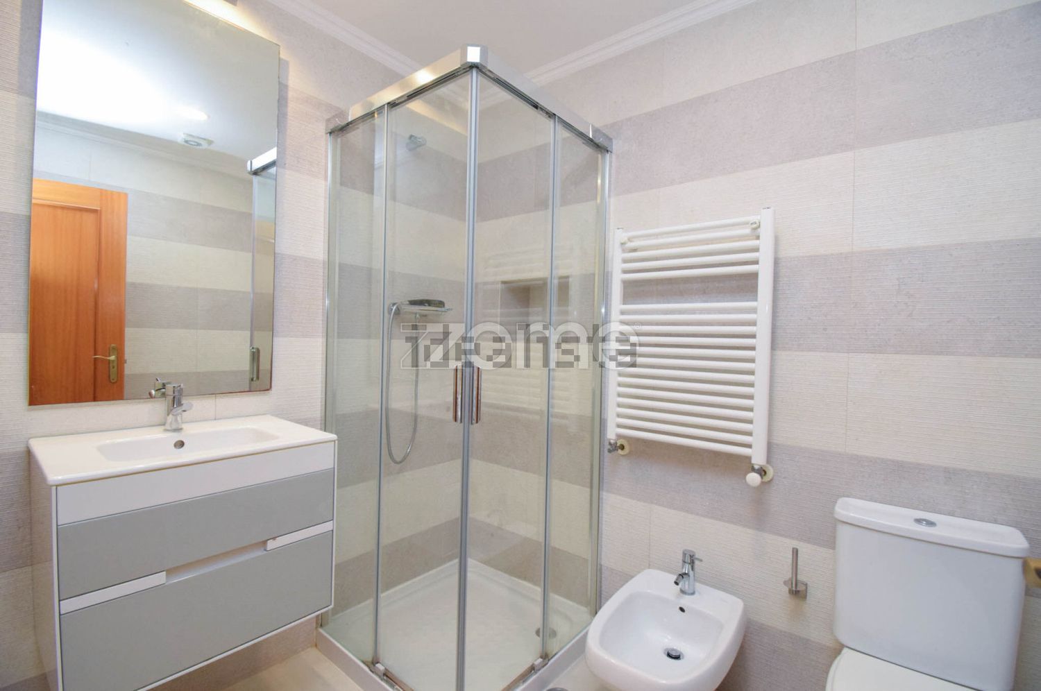 出租公寓 t2在Rua dos Faisões, 25 - 卫生间