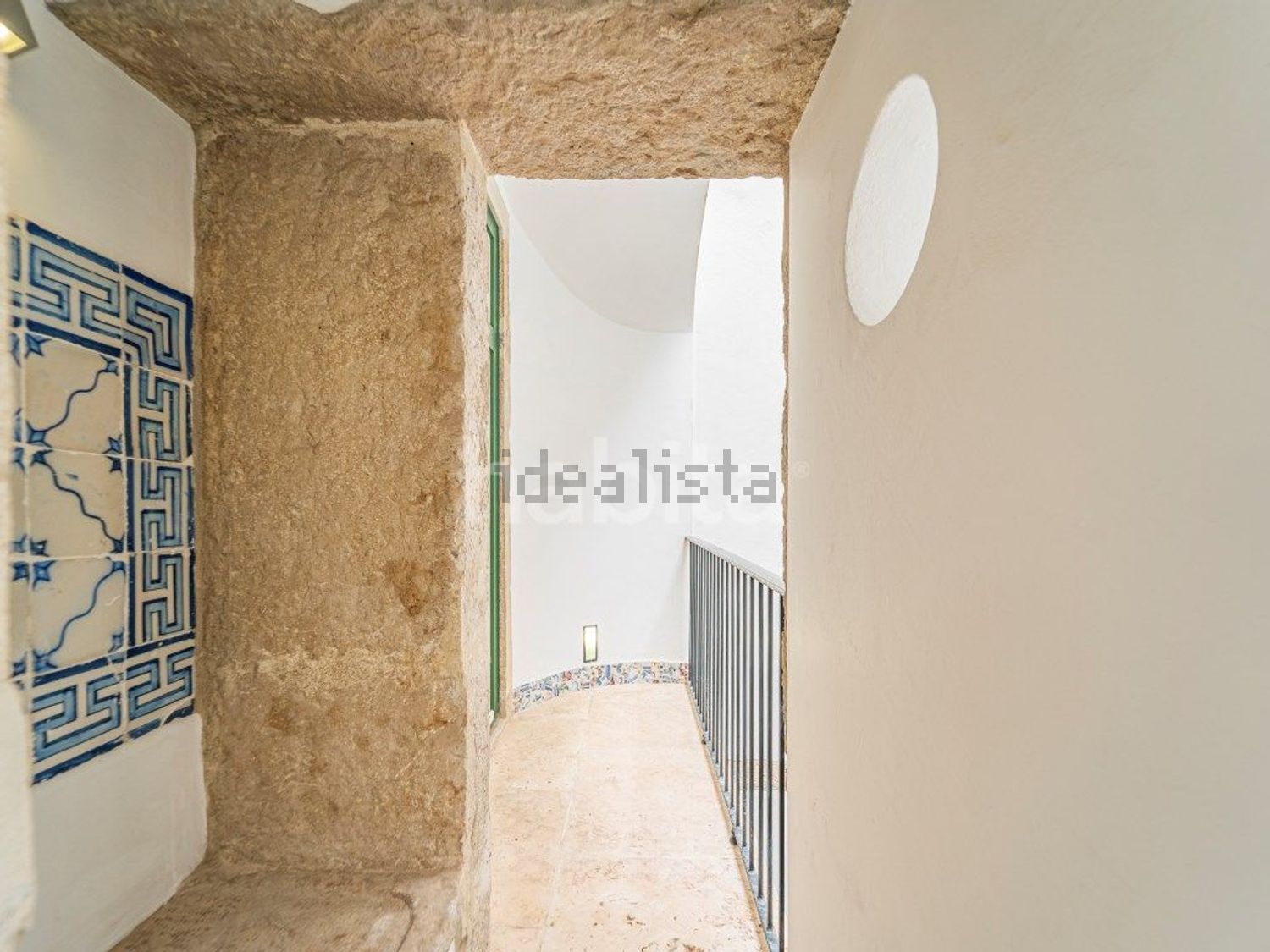 公寓 t3出售在Largo de Santo António da Sé, 5 - 过道
