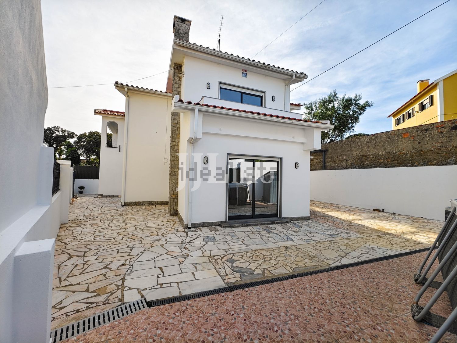 小楼房或独栋别墅出售在Praceta Limoeiro - 外立面