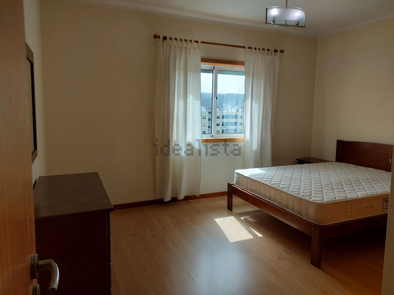 出租公寓 t2在Rua Madalena Sotto, 3720 -126 - 卧室