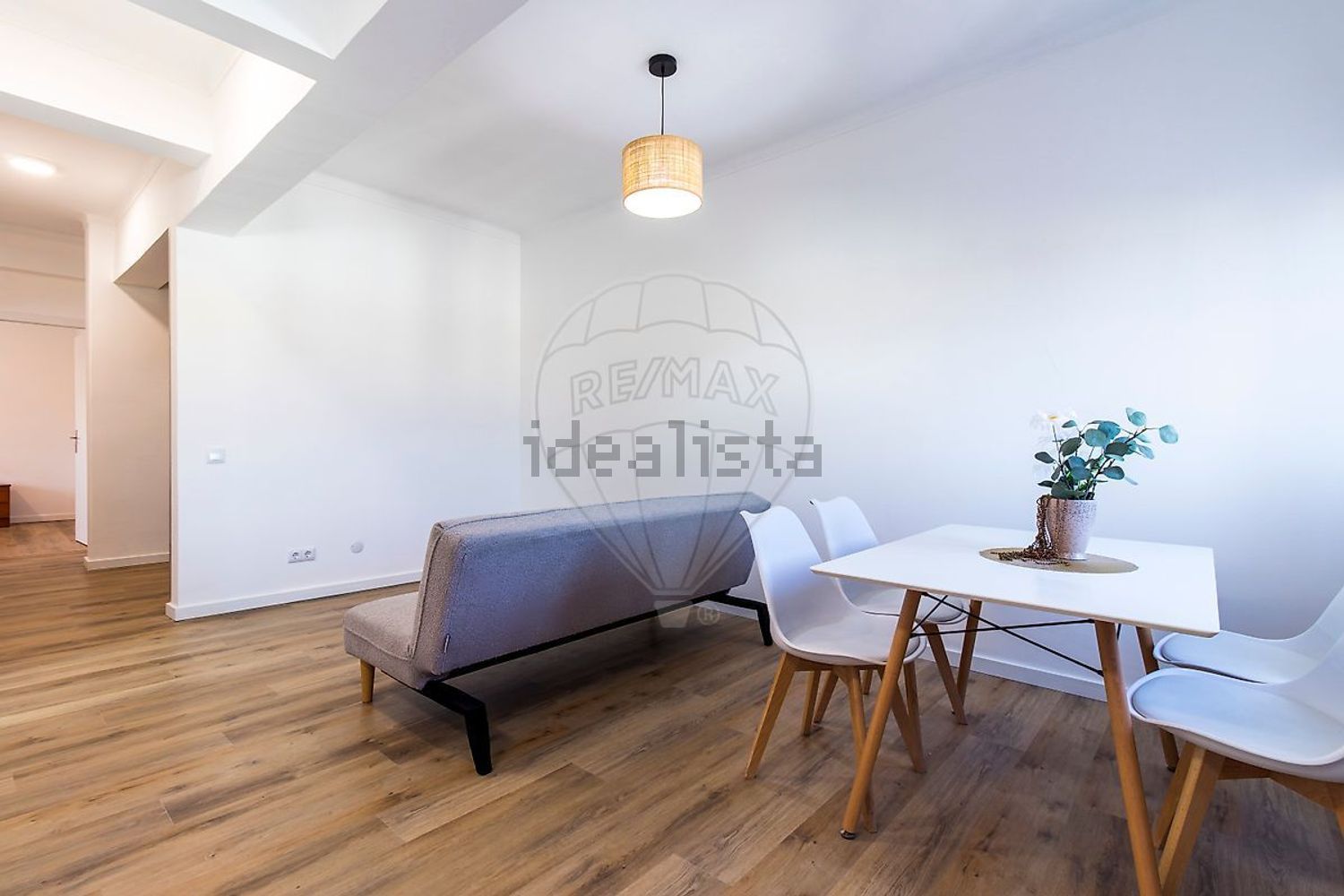 公寓 t2出售在Avenida Infante Dom Henrique - 客厅