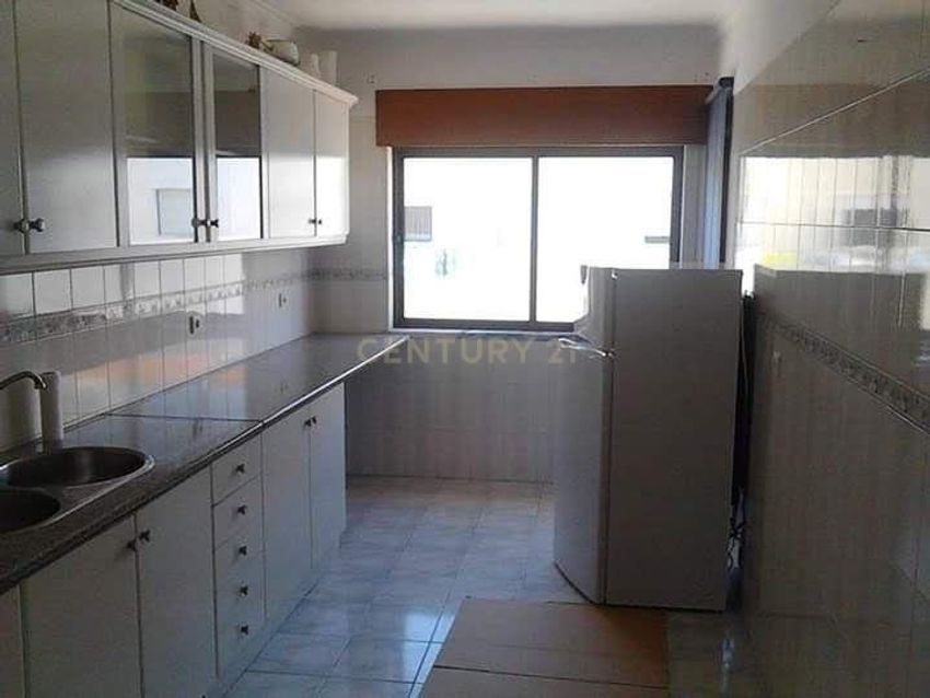 公寓 t2出售在Rua António Hipólito da Costa, 6