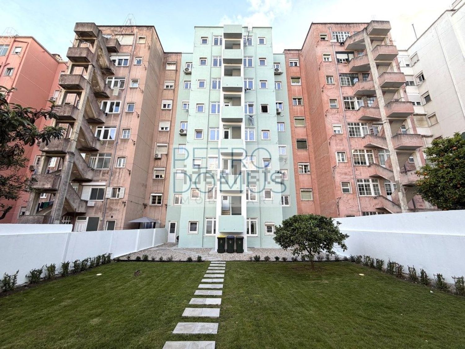 公寓 t1出售在Avenida Mouzinho de Albuquerque - 视线