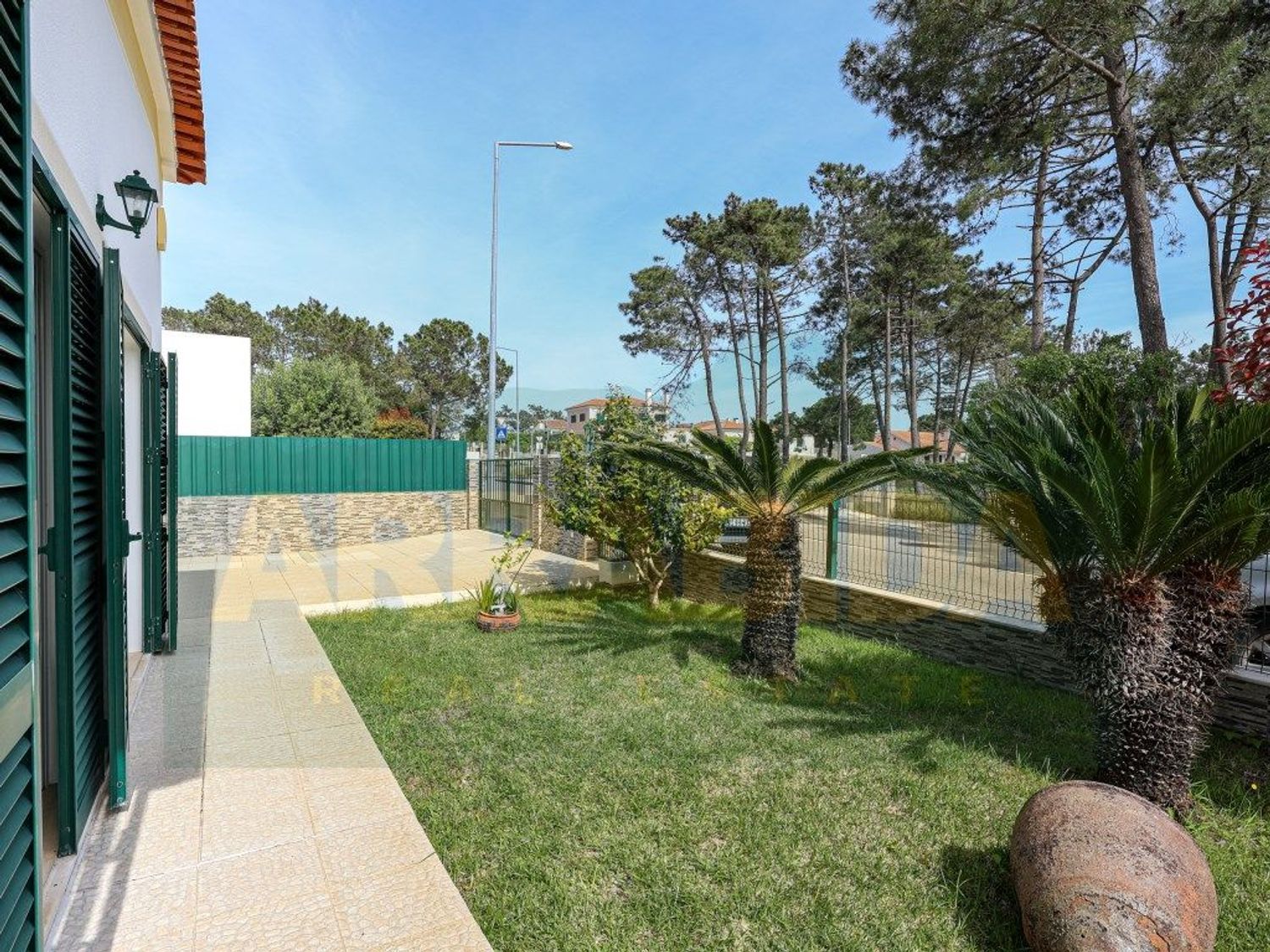 小楼房或独栋别墅出售在 Lagoa de Albufeira - 花园